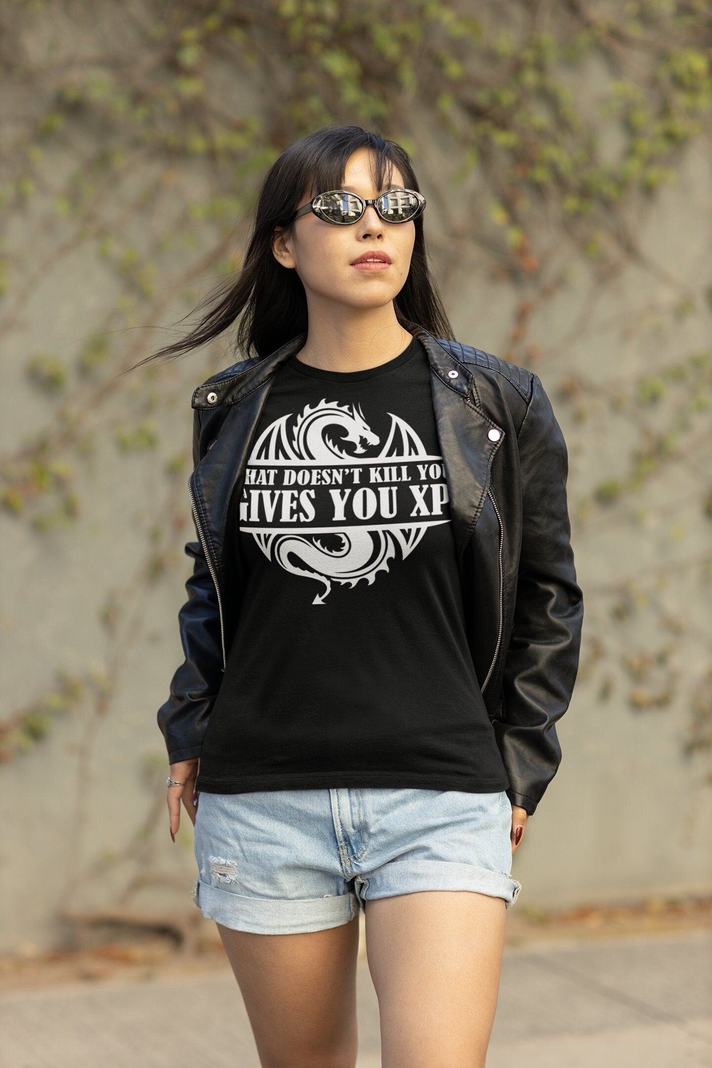 What Doesn't Kill You Gives You XP | UNISEX T Shirt Dungeon Master DM Gift | Dungeons and Dragons Tee | DnD Game | D&D | Tabletop Rpg